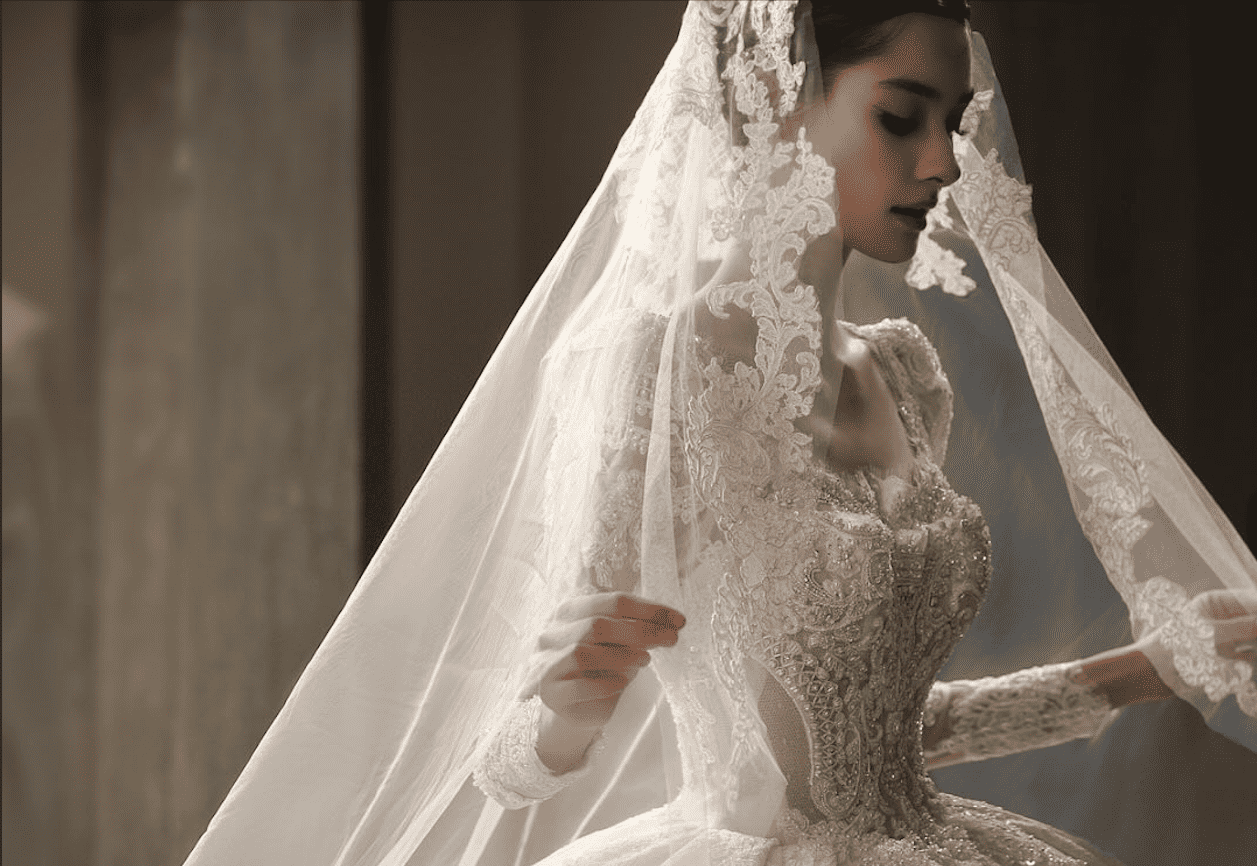 ArmadaleWeddingGowns-bridaltryon